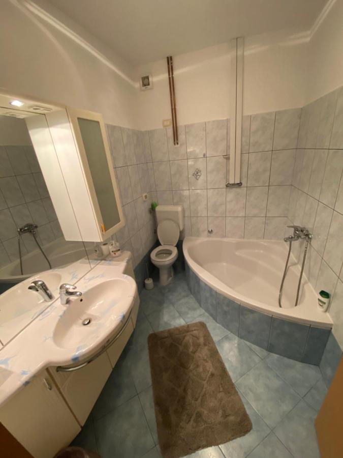 Shadi Apartment Koper Eksteriør bilde