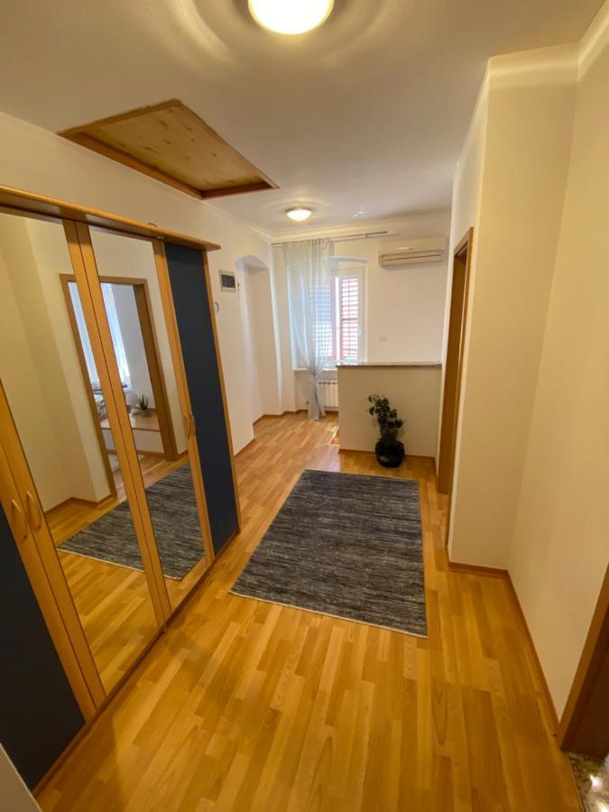 Shadi Apartment Koper Eksteriør bilde