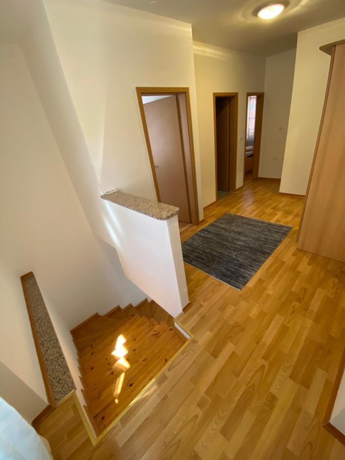Shadi Apartment Koper Eksteriør bilde